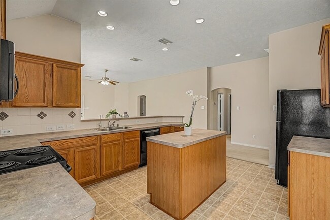 Building Photo - 16011 Belleshire Glen Ln