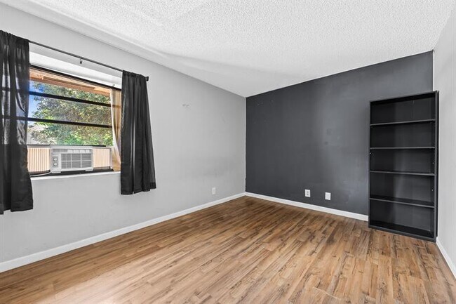 Building Photo - 4902 NW 82nd Ave