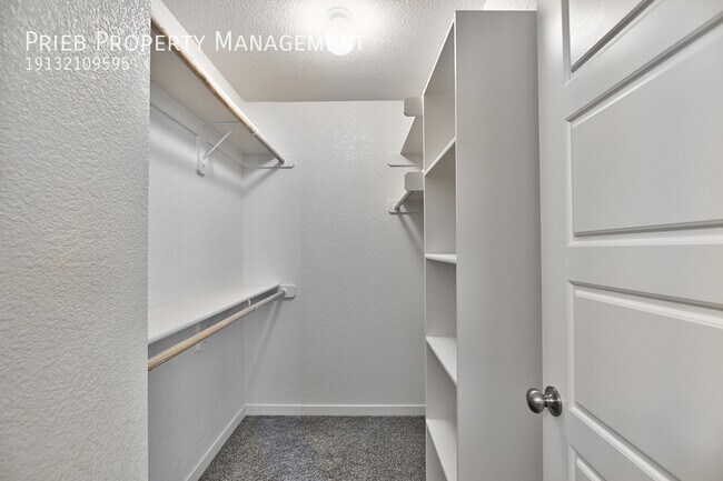 Building Photo - 8769 Findley St