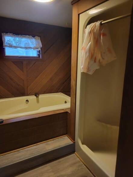 Building Photo - 2123 Eileen Rd