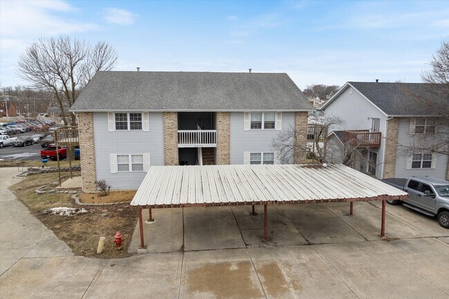 Building Photo - 2636 Villa Park Dr