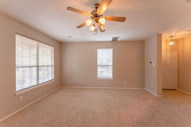Building Photo - Stunning North-Austin  2/2.5 Home