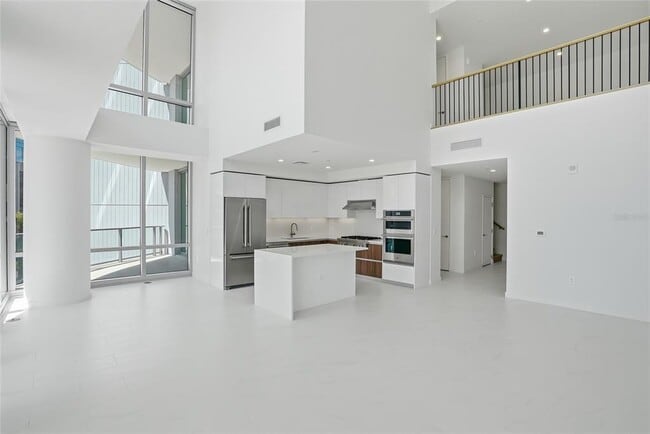 Building Photo - 400 Central Ave