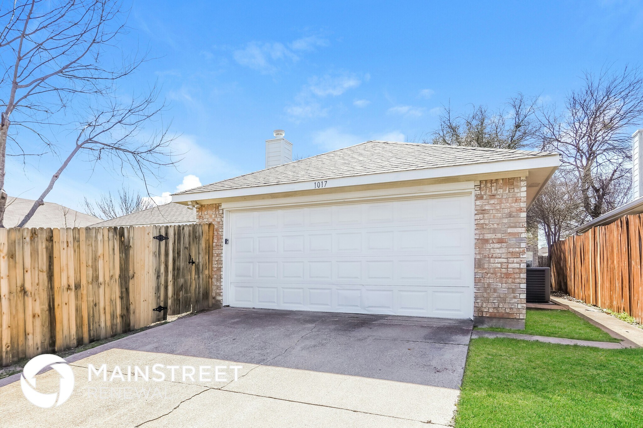 Building Photo - 1017 Glencrest Dr