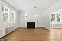 Building Photo - 912 N Garfield St
