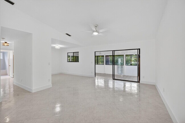 Building Photo - 29 Fawlkland Cir