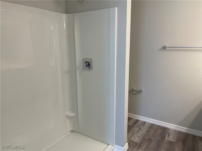 Building Photo - 2325 NW 9th Ave