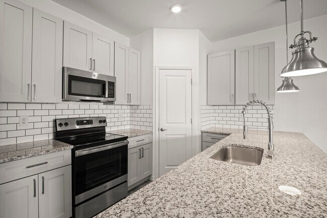 Building Photo - 4718-4718 29th St SW