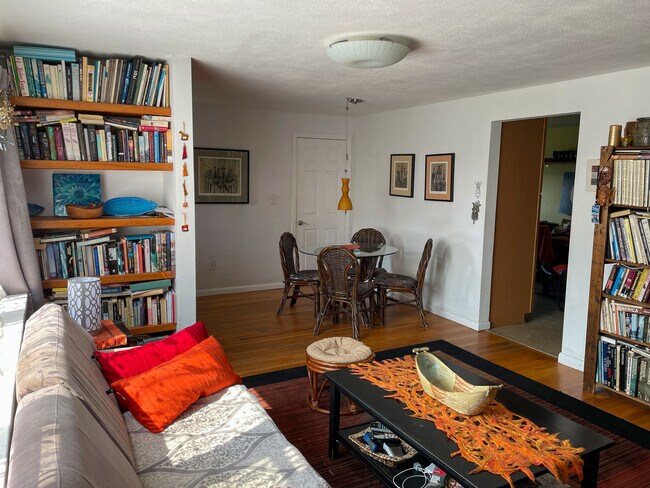 Building Photo - 24 Sunset Rd