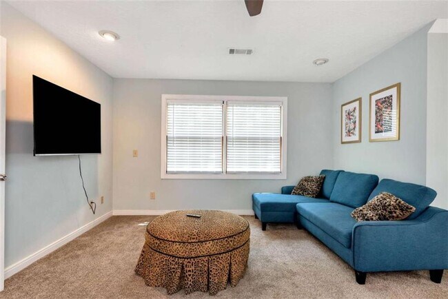 Building Photo - 3978 Pineshore Cir