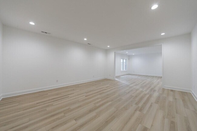 Building Photo - 11760 Stratham Dr