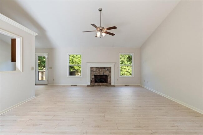 Building Photo - 52 Chimney Springs Dr SW