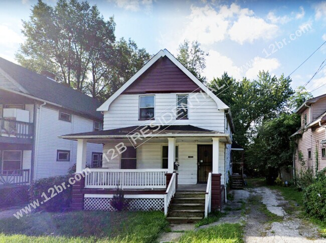 Building Photo - 4-Bedroom Home in Miles Home Neighborhood