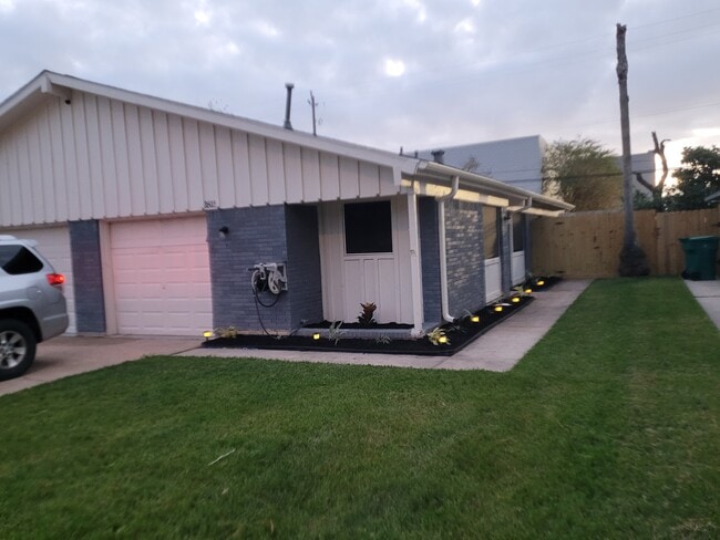 Primary Photo - 1815 Bahama Dr