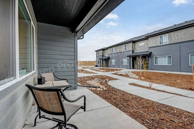 Building Photo - 2726 Barnstormer St