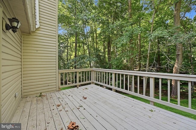Building Photo - 2 English Hills Dr