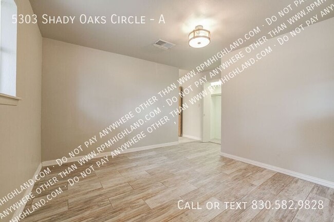 Building Photo - 5303 Shady Oak Cir