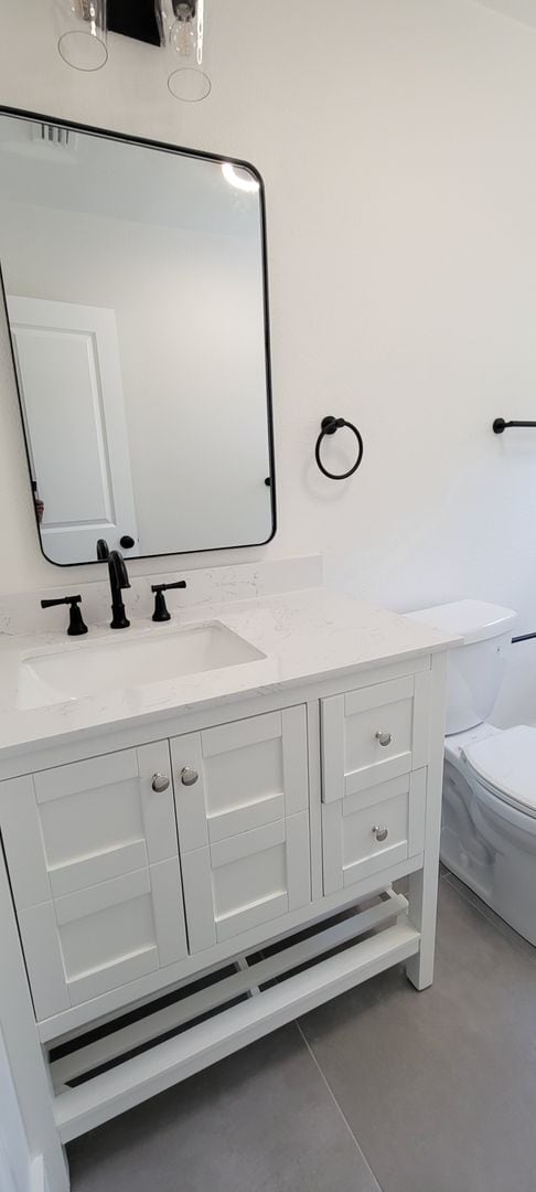 Building Photo - SPACIOUS 3 BEDROOM 2 BATH - ST. PETERSBURG, FL