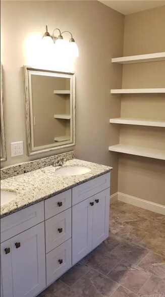 Building Photo - 6821 Ingleside Dr