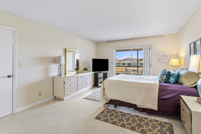 Building Photo - 5850 Sugar Palm Ct