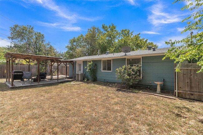 Building Photo - 1302 Ludlow Terrace