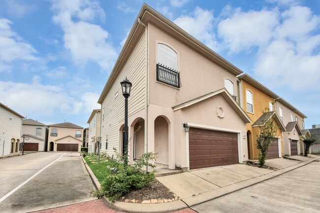 Building Photo - 917 McKinney Park Ln