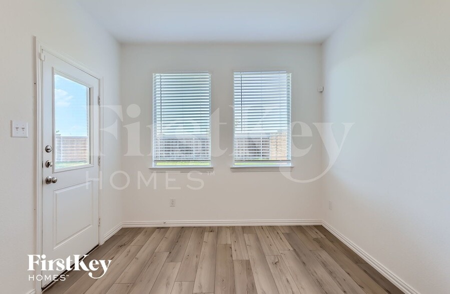 Building Photo - 212 Wyndemere Ln