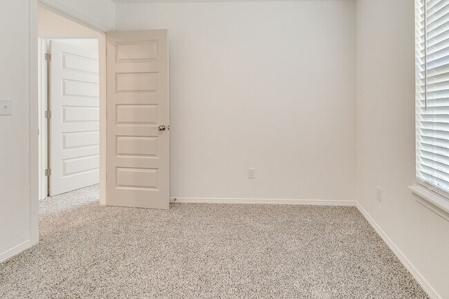 Building Photo - Brand New 4 Bed Home!