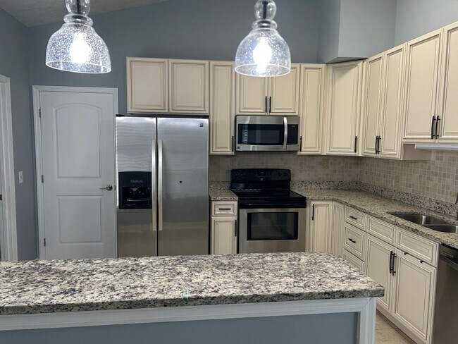 Building Photo - Forest Ridge off Middleground Road