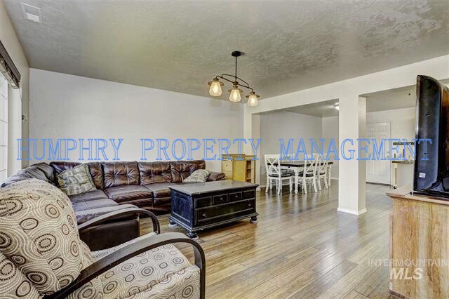 Building Photo - Boise 2101Sqft Great family home in Devonshire Subdivision