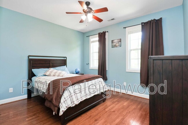 Building Photo - 203 Braebrook Way