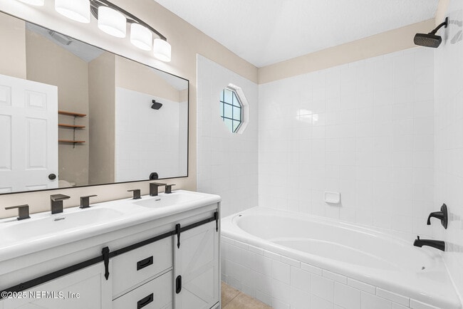 Building Photo - 452 Dutton Island Rd W