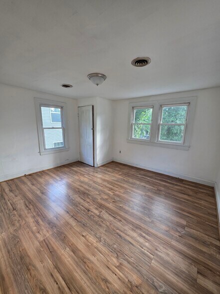 Bedroom # 1 - 307 N Governors Ave