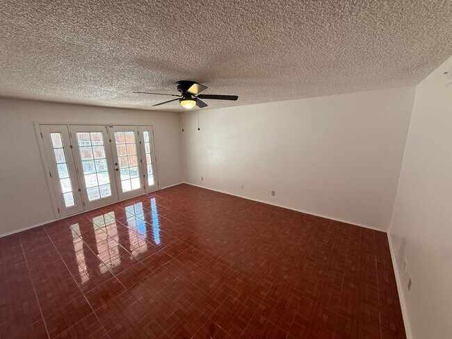 Building Photo - 4 -Bedroom Single-Story Home in Canyon Cou...