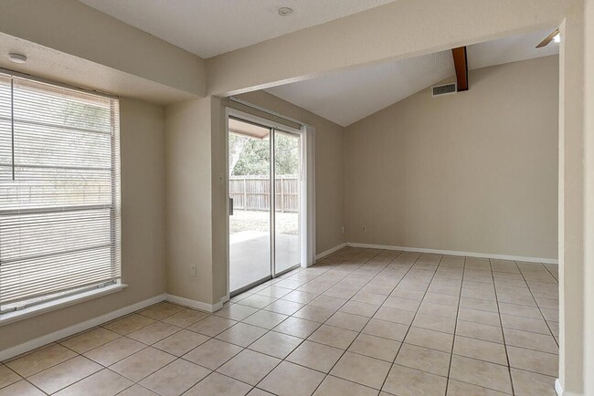 Building Photo - 5225 Bonham St