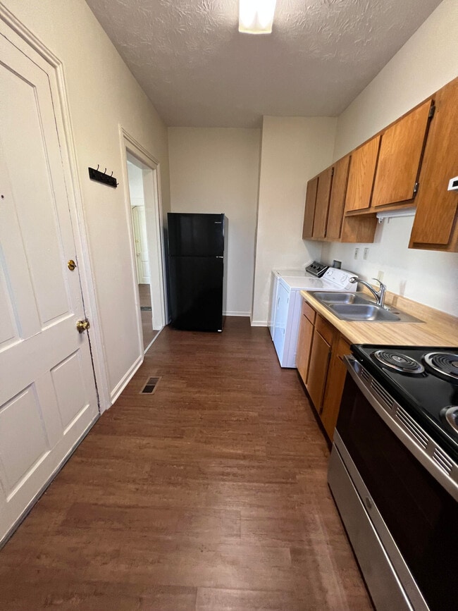 Building Photo - 311 N Hamilton St