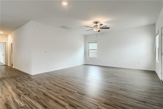 Building Photo - 7213 Tonka Ln