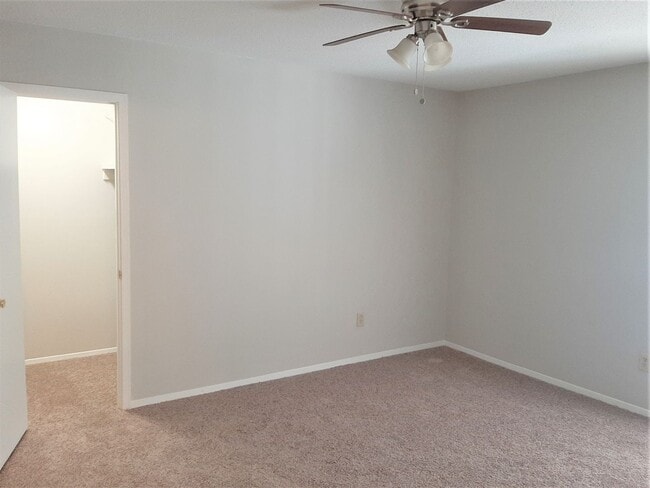 Building Photo - Adorable 2-Bedroom, 2-Bath Townhome Near A...