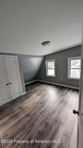 Building Photo - 124 Willow St