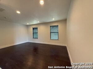 Building Photo - 2811 Woodbury Dr