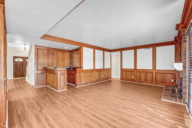 Building Photo - 11454 Doral Ave