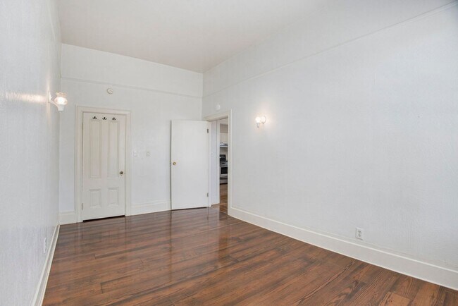 Building Photo - 1401 Sherman St. - 1 bedroom | 1 bath | Lo...