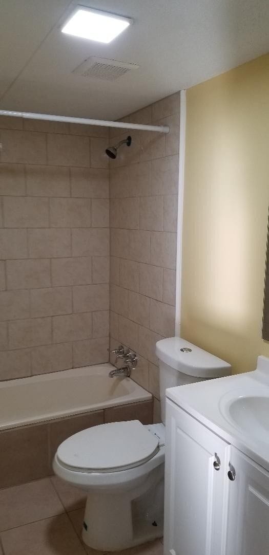 Building Photo - BIG AND ROOMIE! BIG AND ROOMIE!