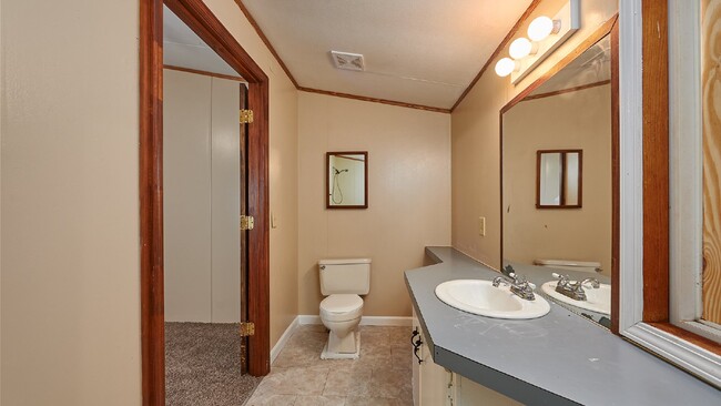 Building Photo - Coming Soon: 3BR, 2BA house in Greenbrier ...