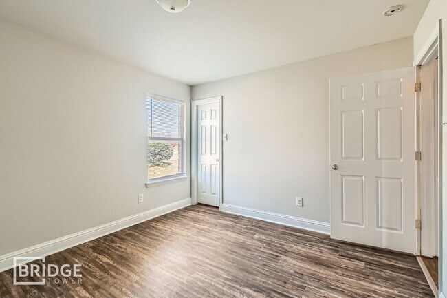 Building Photo - 15652 Gatsby Ln