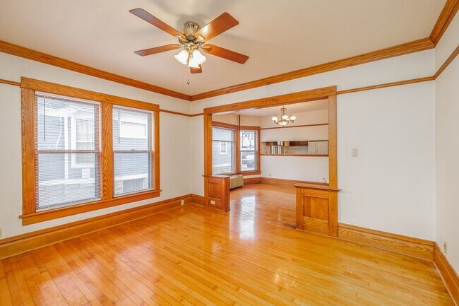 Building Photo - 547 Jefferson St