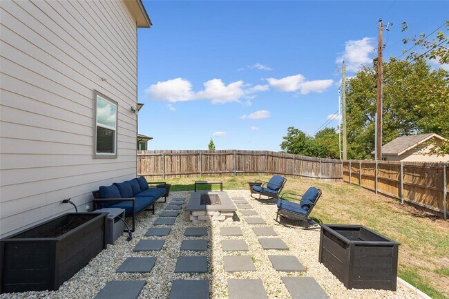 Building Photo - 120 Benmyrtle Trl