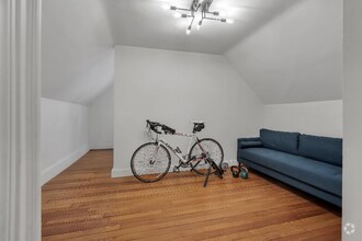 Building Photo - 511 Angell St