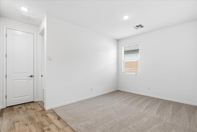 Building Photo - 25520 N 75th Ln