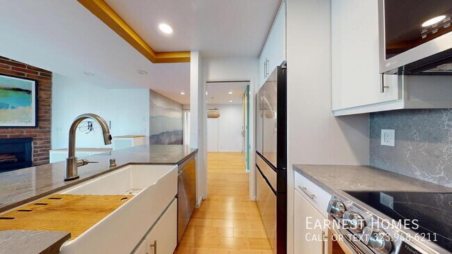 Building Photo - 8740 Tuscany Ave